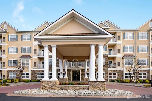 $380,000 | 540 Cranbury Road, Unit 115, East Brunswick, NJ 08816