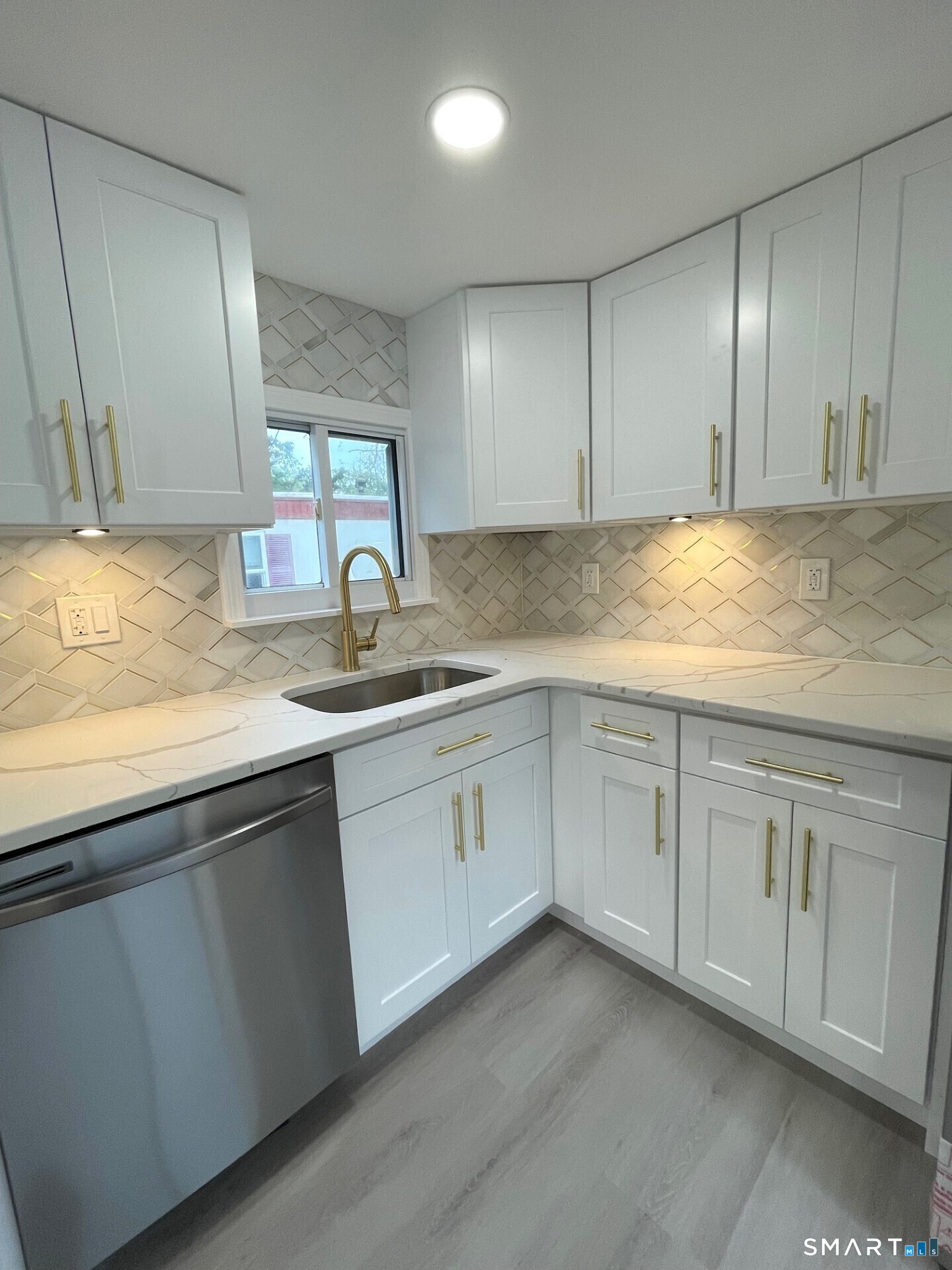 1042 Poquonnock Road Groton, CT 06340 - Photo 8 of 20 Gallery Image 8