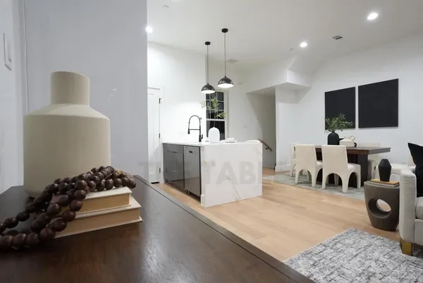 $2,677 | 629 North Tyler Street, Unit 102, Dallas, TX 75208