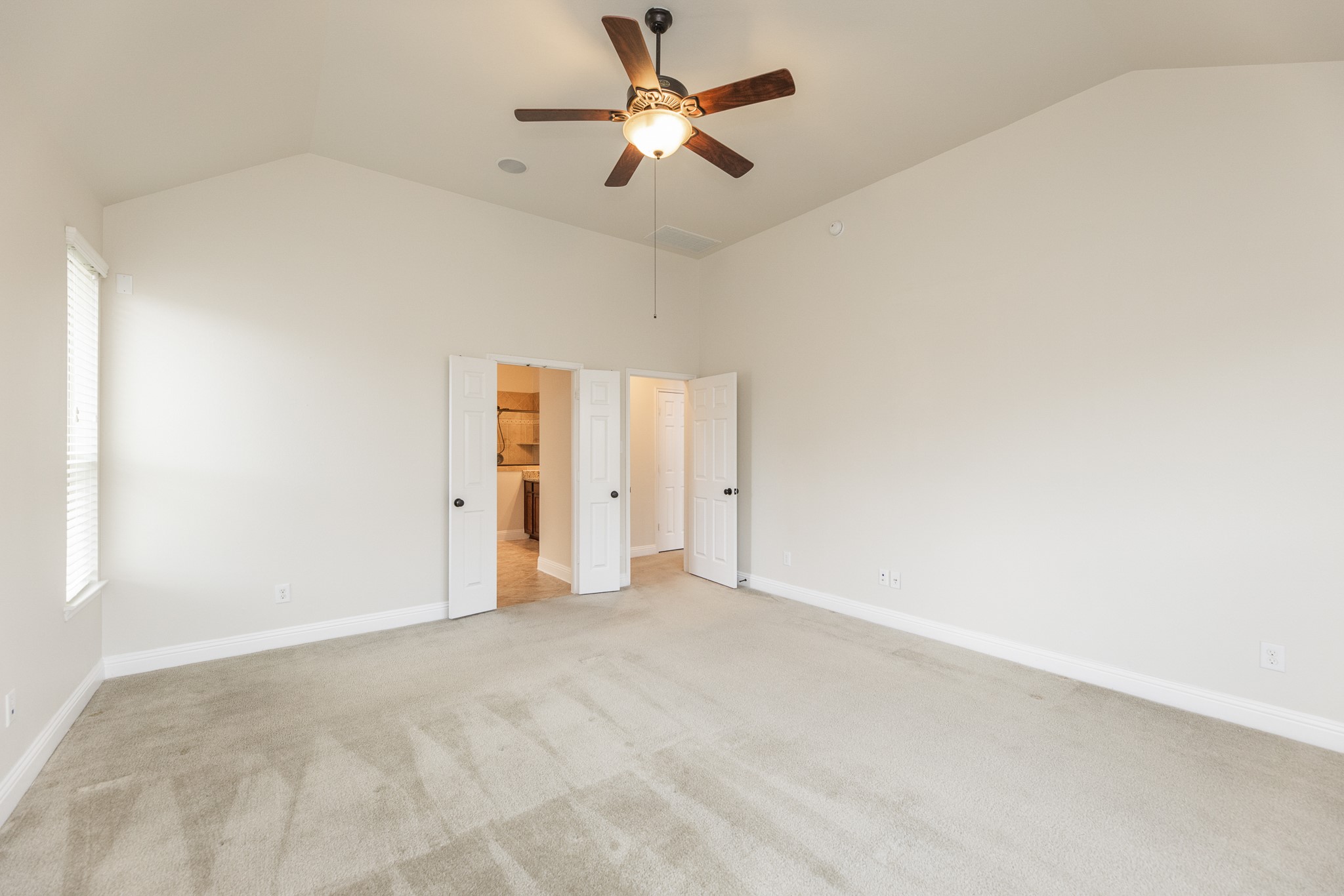 4715 Coldstream Court Sugar Land, TX 77479 - Photo 27 of 50 Primary Bedroom