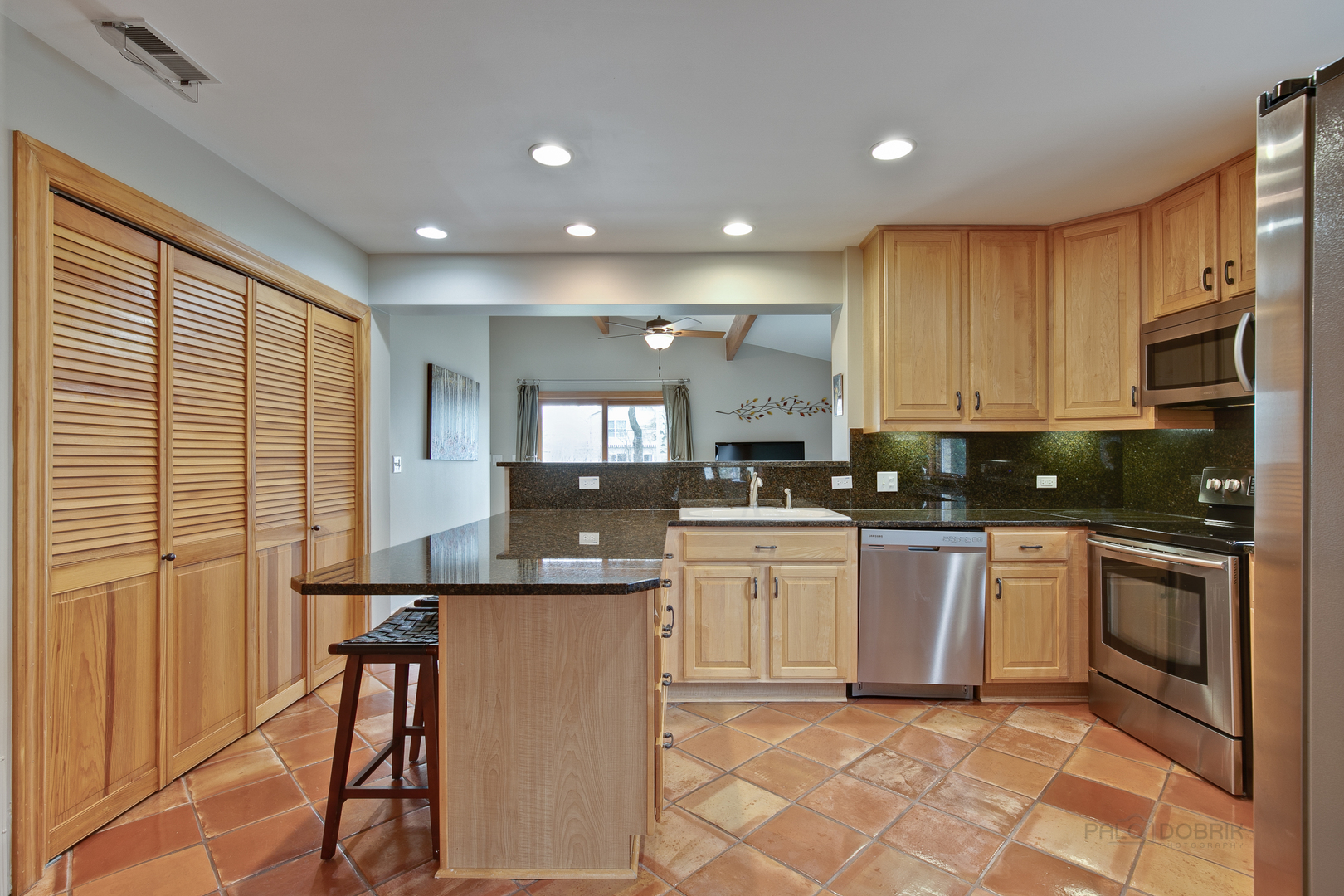 425 East Rockland Road Libertyville, IL 60048 - Photo 5 of 18