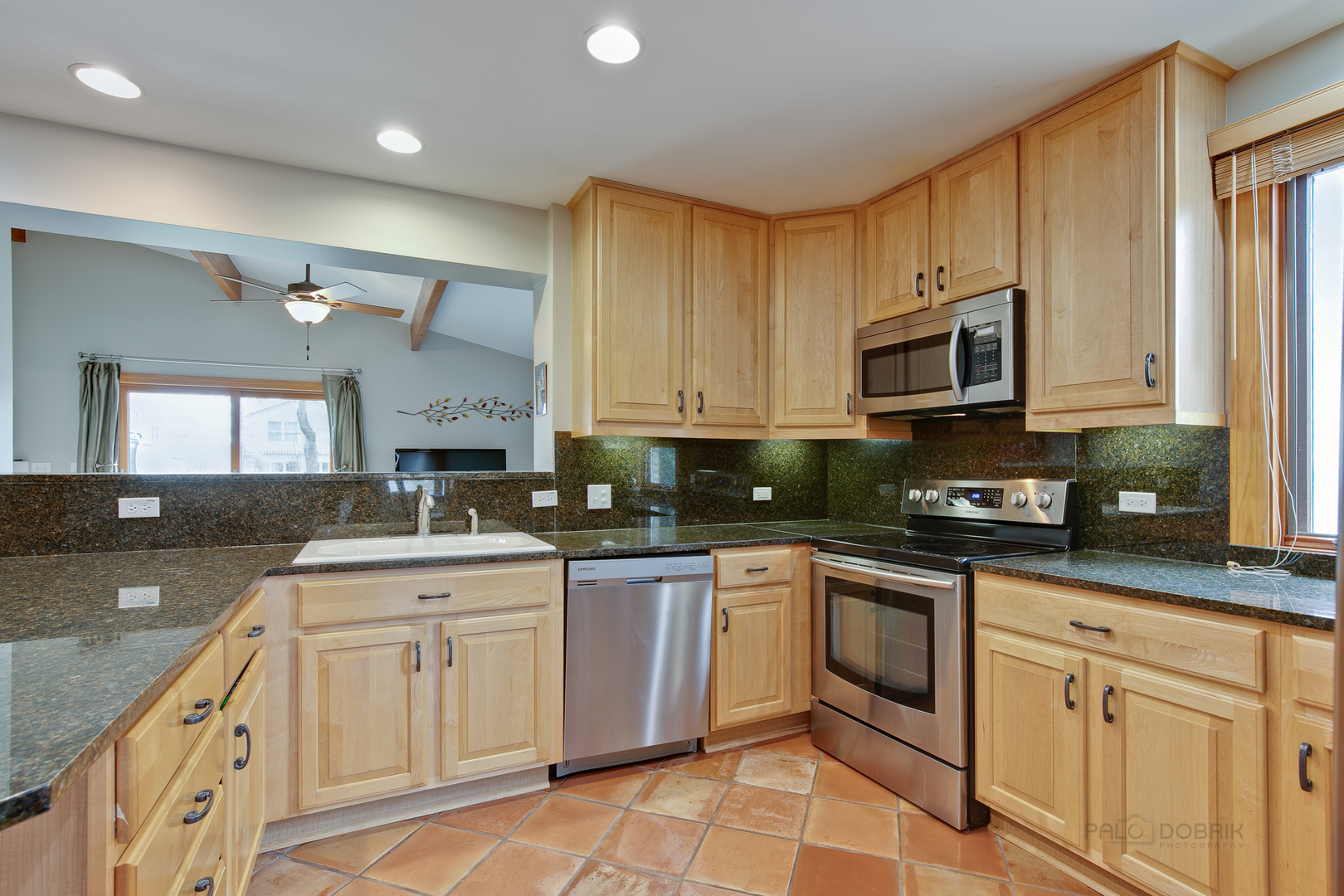 425 East Rockland Road Libertyville, IL 60048 - Photo 6 of 18