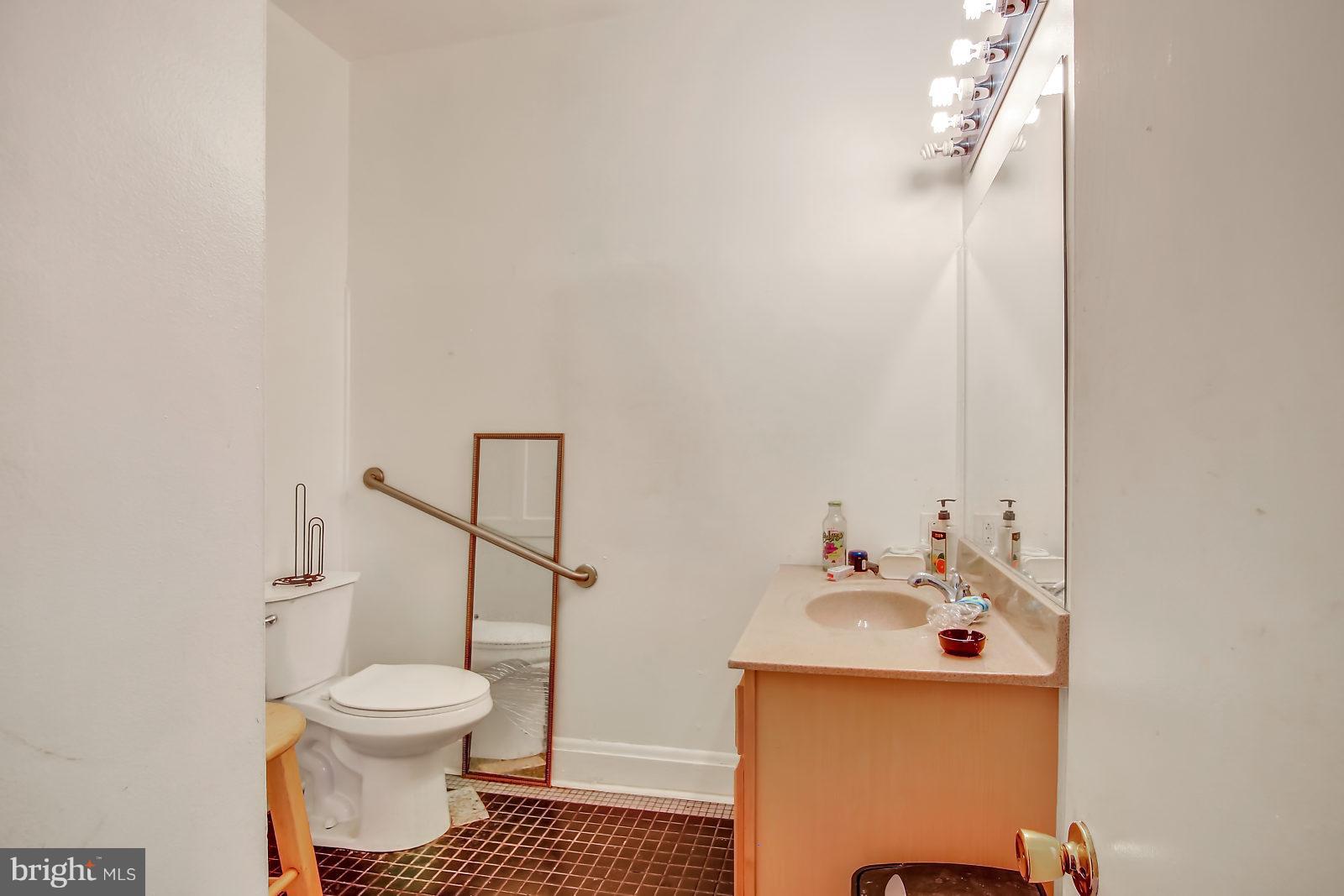 5416 Belair Road Baltimore, MD 21206 - Photo 8 of 15 Bath