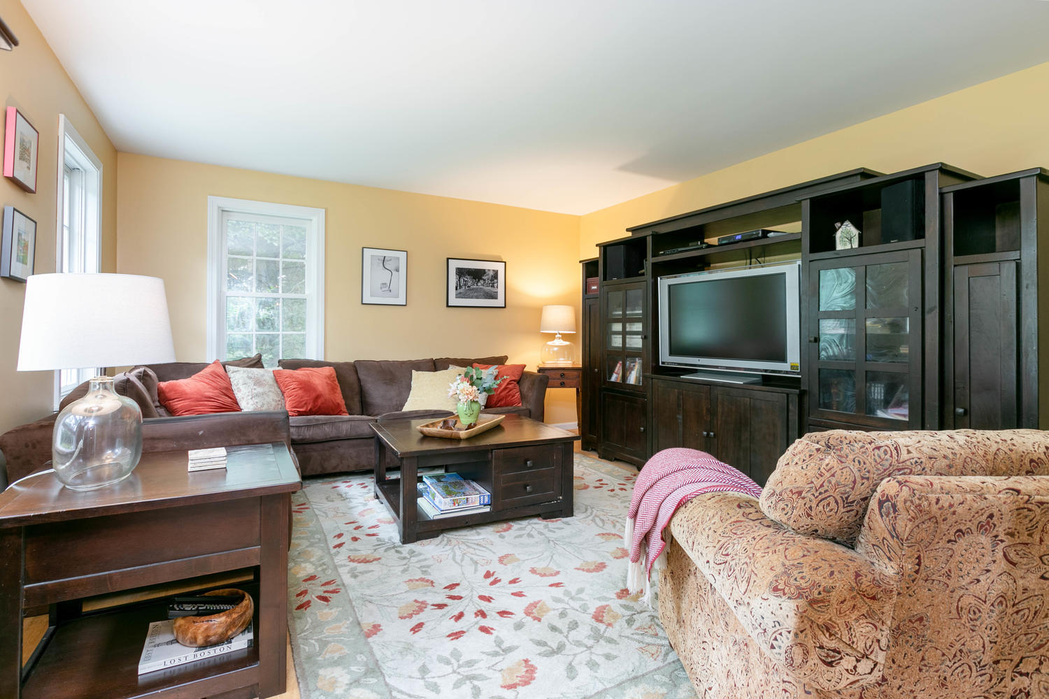 66 Schooner Ridge Road Cumberland, ME 04110 - Photo 21 of 35 66 Schooner Ridge Rd-large-018-022-Famil