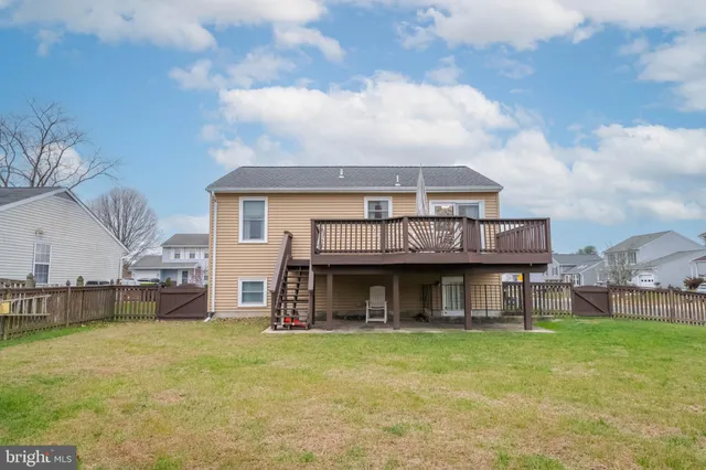 a outdoor view with a sitting space