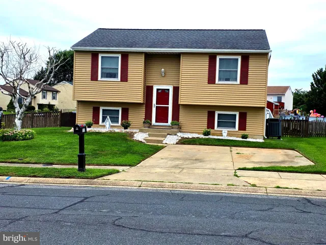 a front view of house with yard