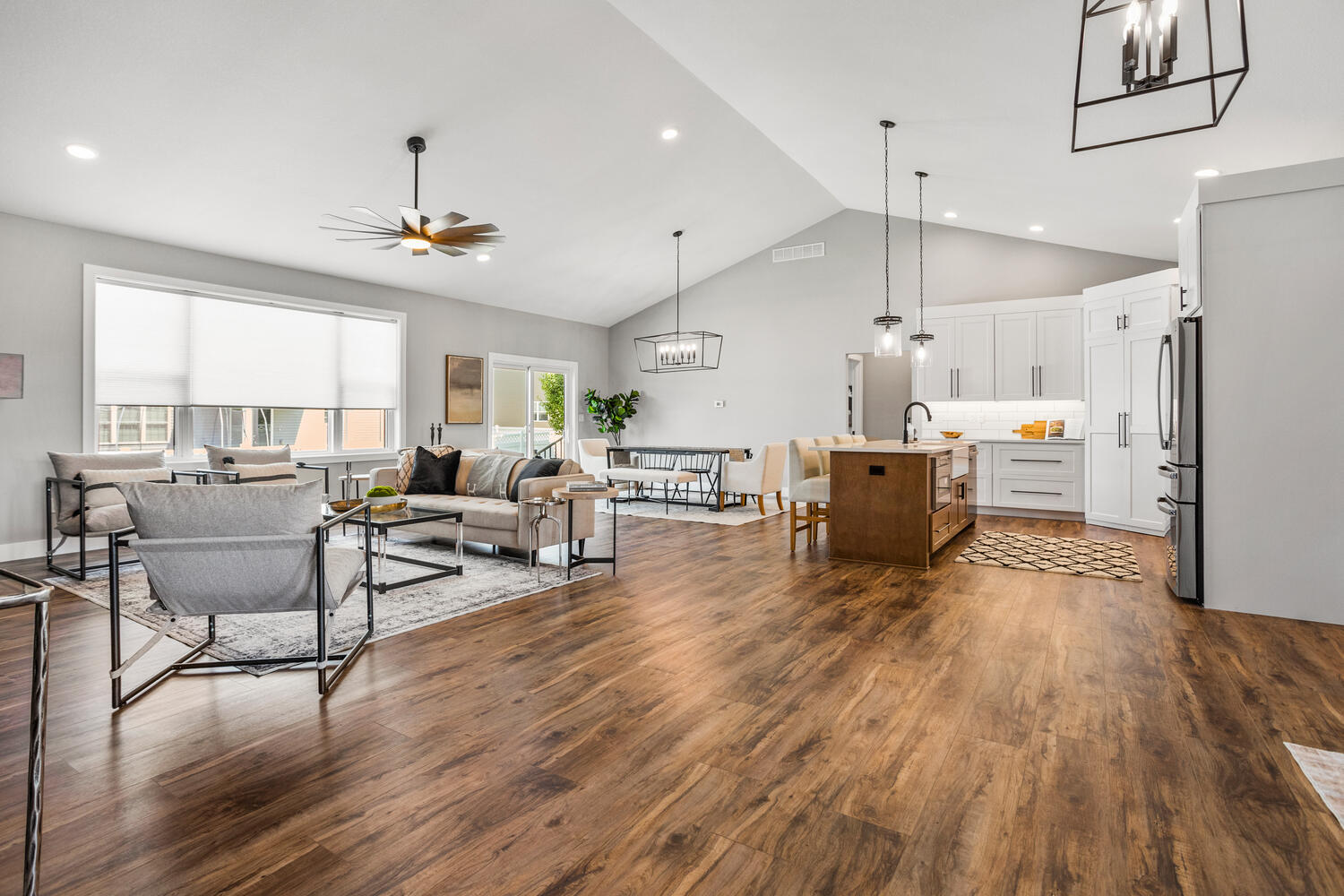 5016 Trey Boulevard Champaign, IL 61822 - Photo 14 of 38 a living room with furniture and kitchen view