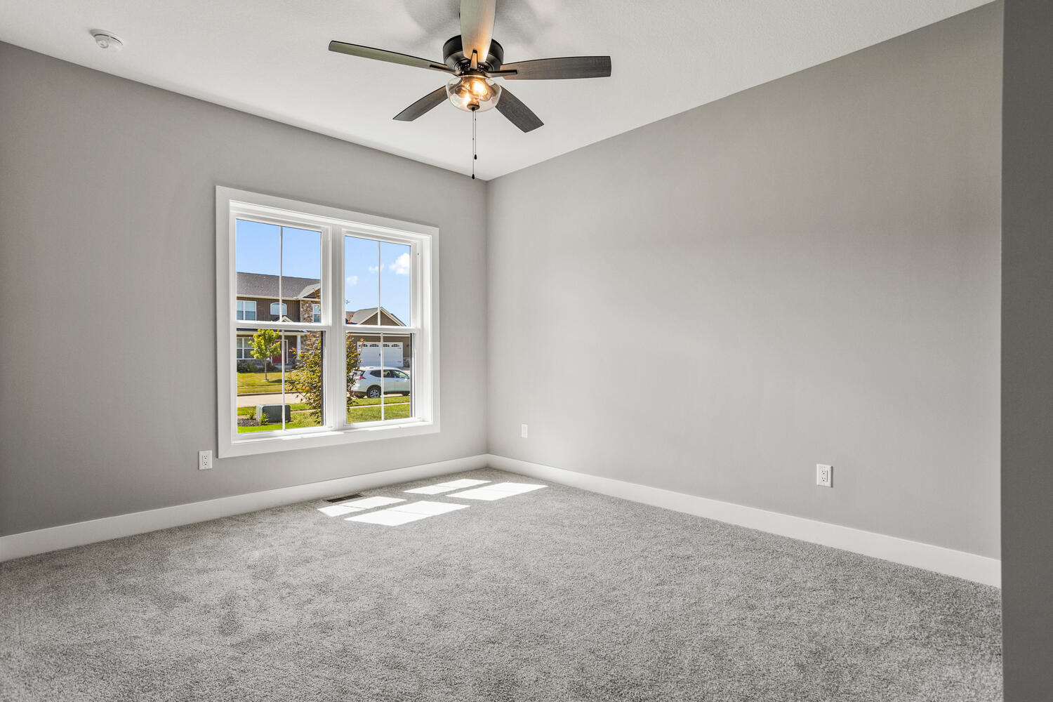 5016 Trey Boulevard Champaign, IL 61822 - Photo 20 of 38 a view of an empty room with a window