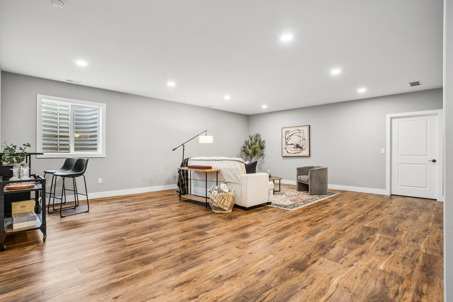 5016 Trey Boulevard Champaign, IL 61822 - Photo 28 of 38 a living room with furniture and wooden floor