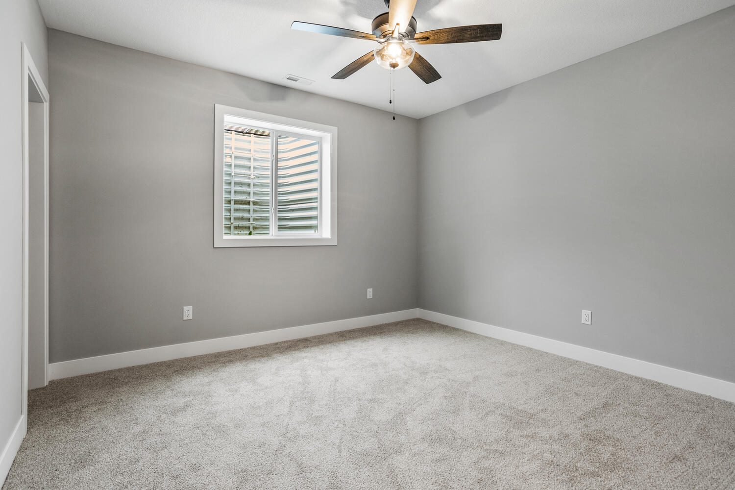 5016 Trey Boulevard Champaign, IL 61822 - Photo 32 of 38 a view of an empty room with a window