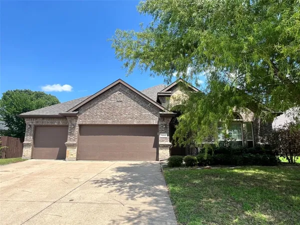 $2,995 | 1045 Cydnie Street, Kennedale, TX 76060