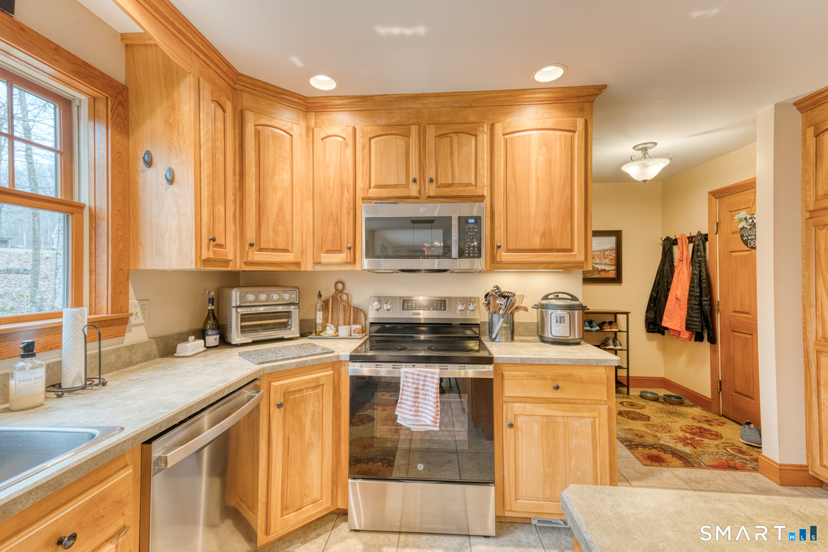 153 Mansfield Road Ashford, CT 06278 - Photo 13 of 39