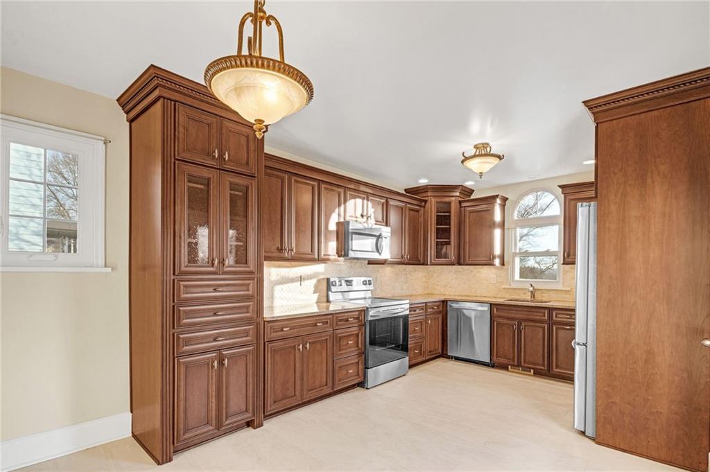 206 Darlington Road Beaver Falls, PA 15010 - Photo 8 of 44 Gallery Image 8