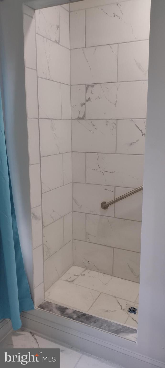 2126 Presbury Street Baltimore, MD 21217 - Photo 11 of 29 Bath 1