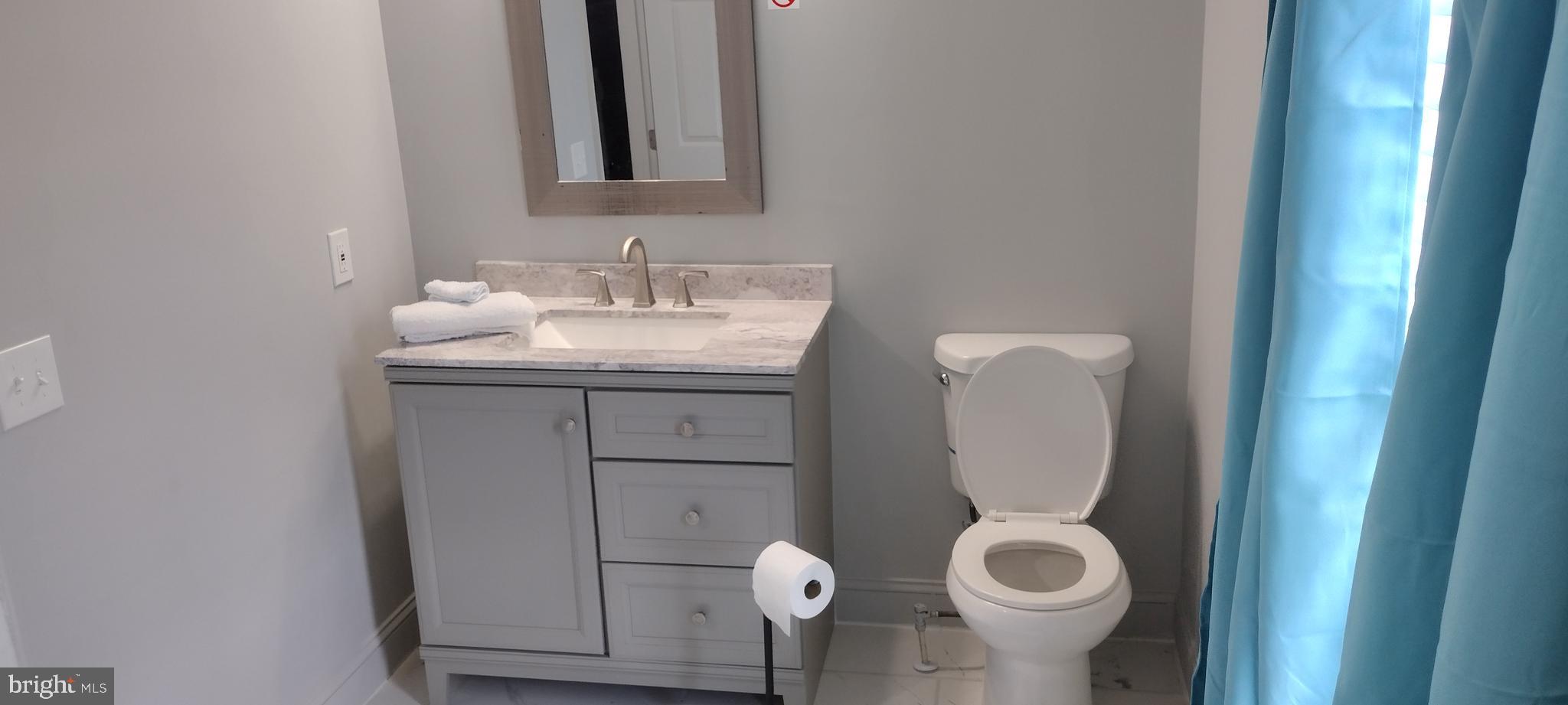 2126 Presbury Street Baltimore, MD 21217 - Photo 12 of 29 Bath 1