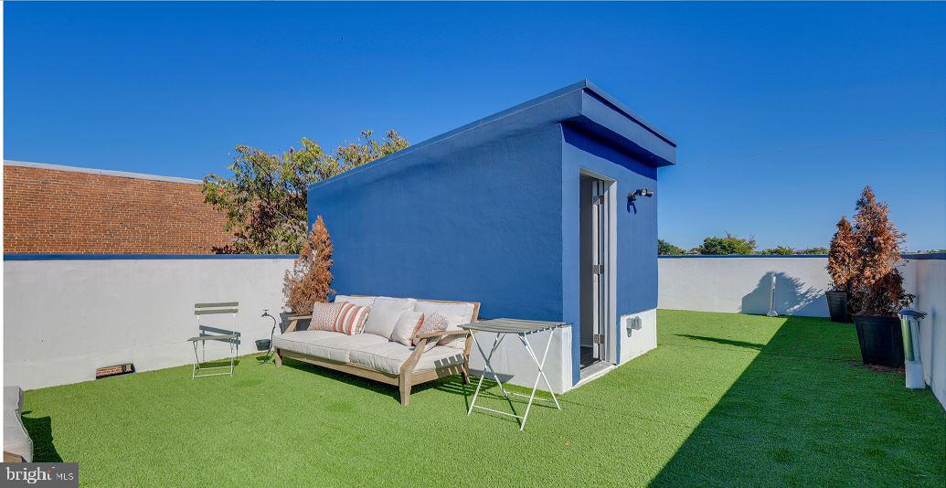 2126 Presbury Street Baltimore, MD 21217 - Photo 13 of 29 4th Level Rooftop Deck