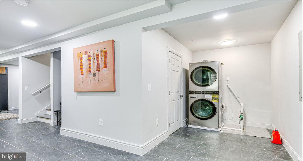2126 Presbury Street Baltimore, MD 21217 - Photo 18 of 29 Washer/Dryer