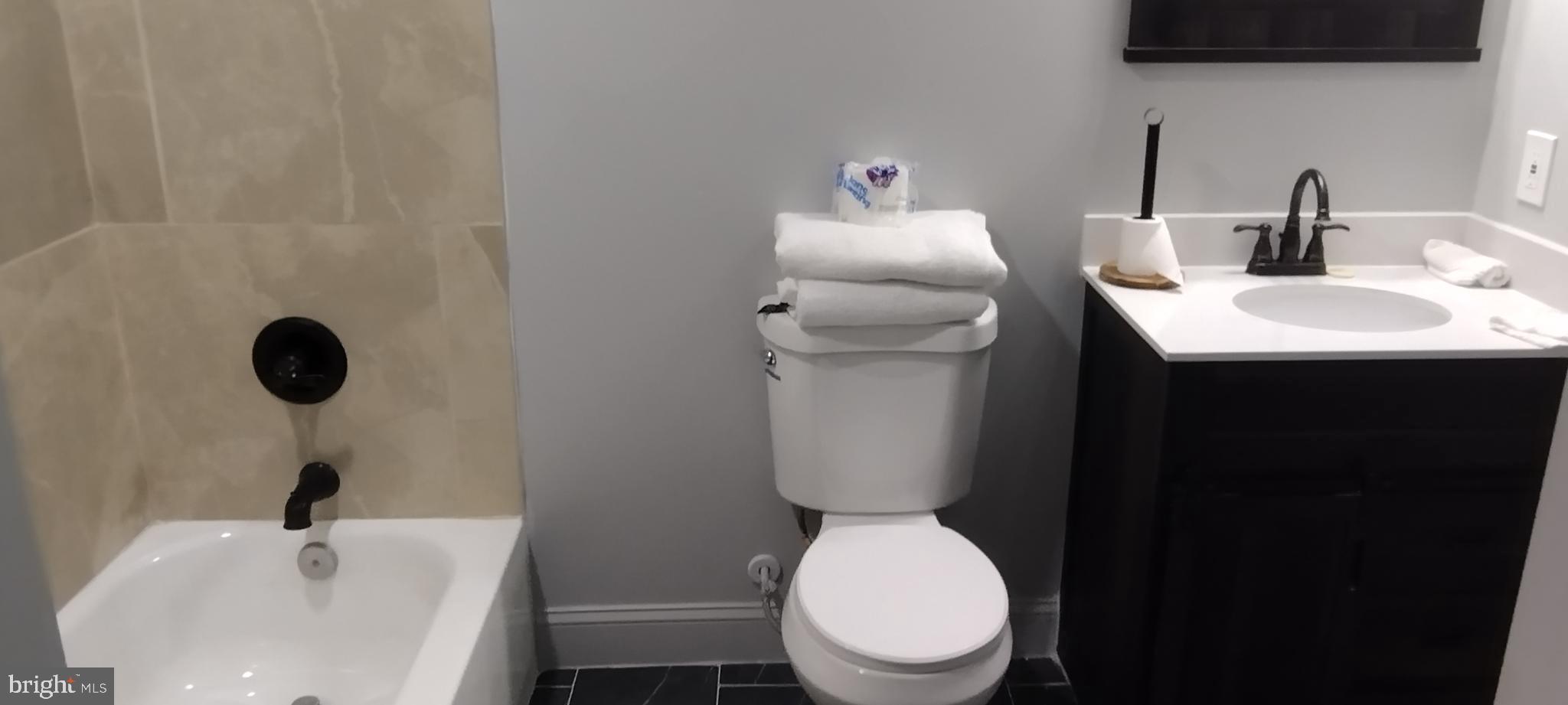 2126 Presbury Street Baltimore, MD 21217 - Photo 22 of 29 1st Level Bath