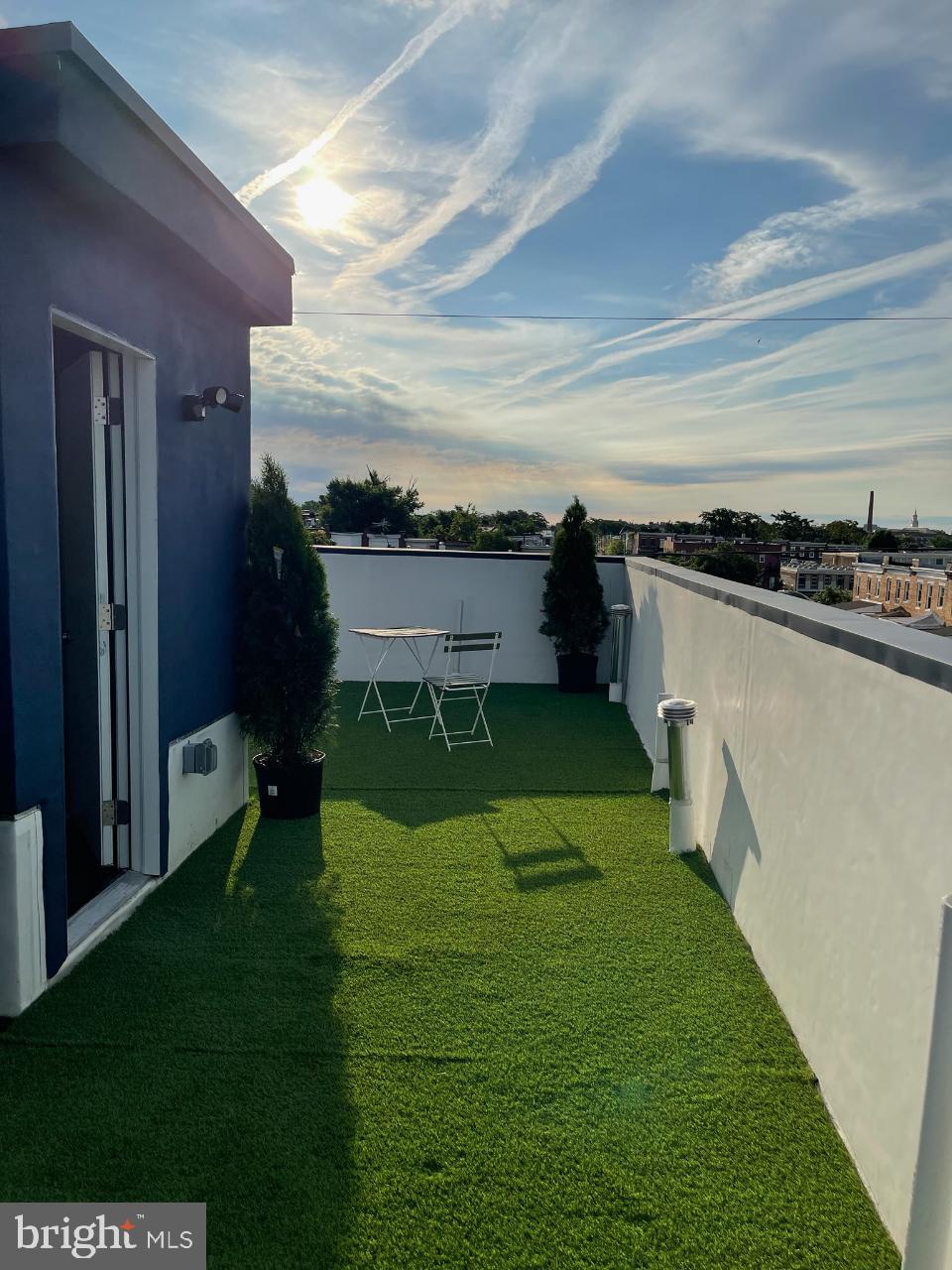 2126 Presbury Street Baltimore, MD 21217 - Photo 10 of 29 Rooftop Left