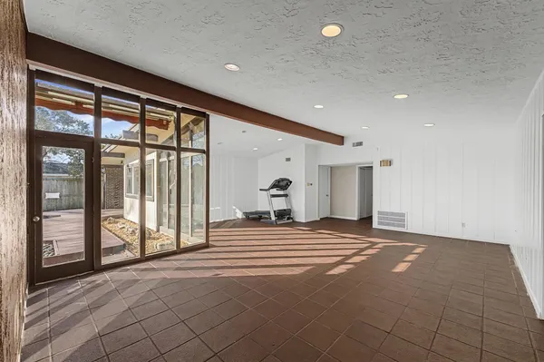 $2,900 | 9107 Timberside Drive, Houston, TX 77025