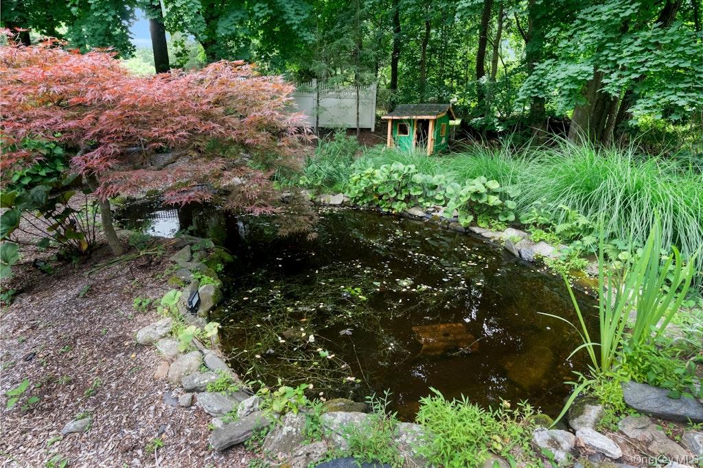 312 Quaker Road Chappaqua, NY 10514 - Photo 6 of 8
