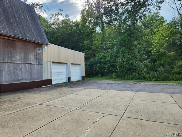 $2,200 | 8845 County, East Amherst, NY 14051