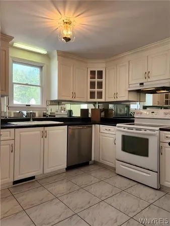 $2,200 | 8845 County, East Amherst, NY 14051