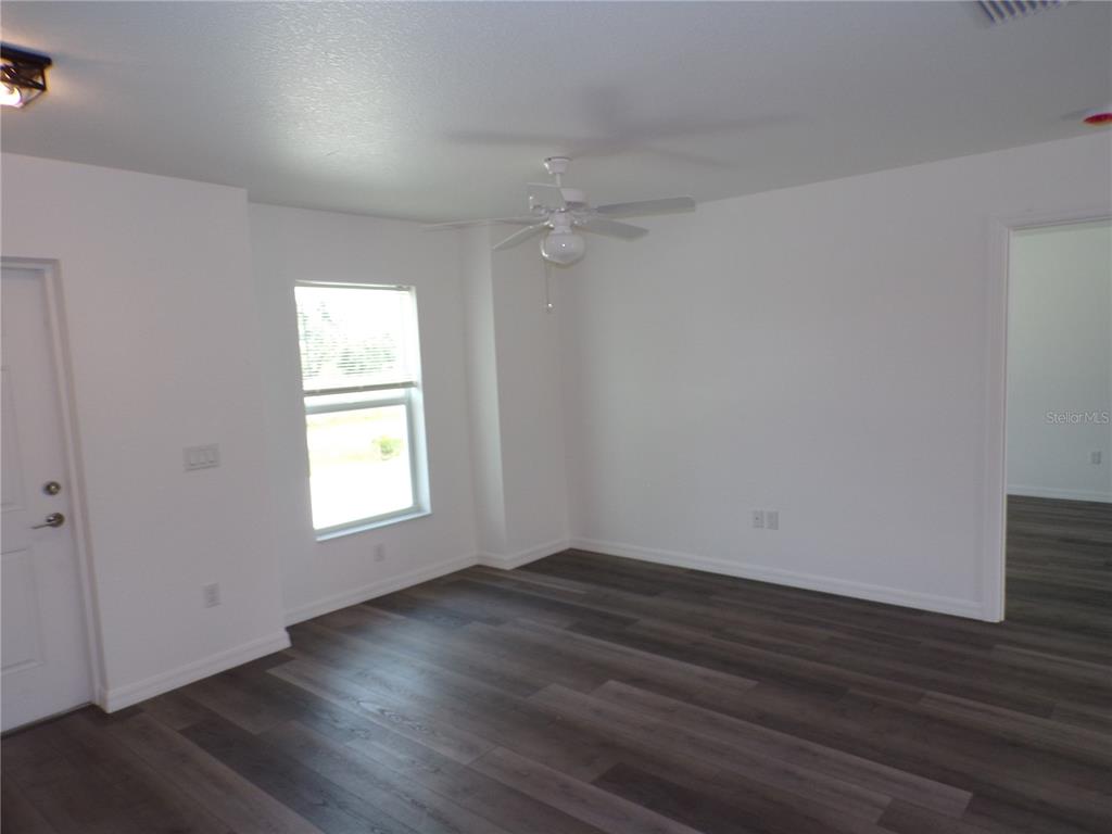 29401 Goodhue Street Punta Gorda, FL 33982 - Photo 4 of 29 Gallery Image 4
