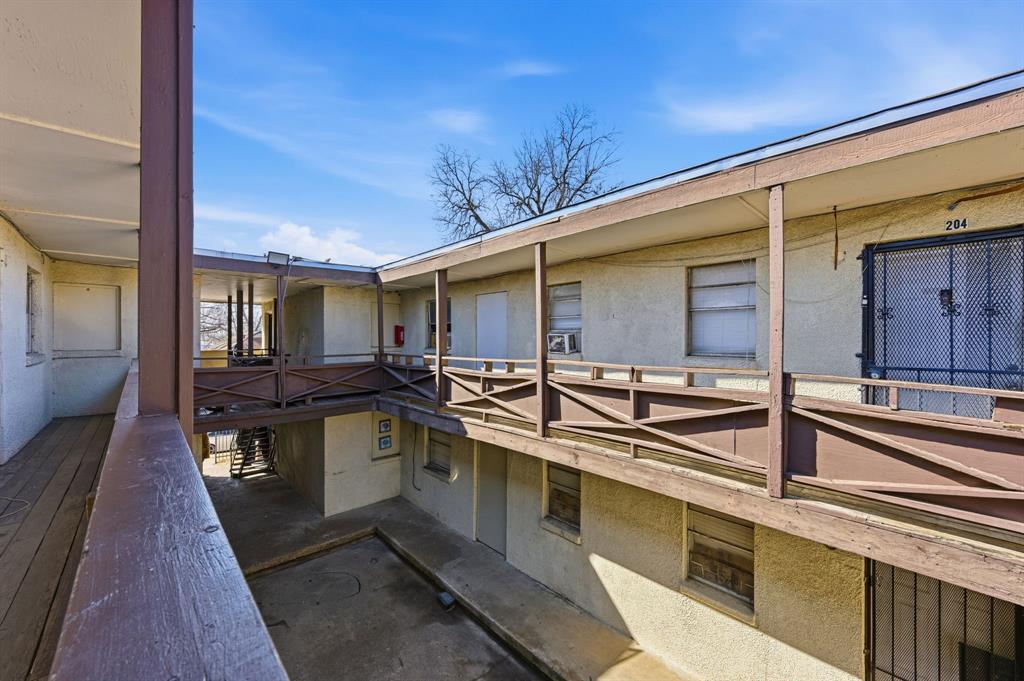 2718 Cleveland Street Dallas, TX 75215 - Photo 15 of 20