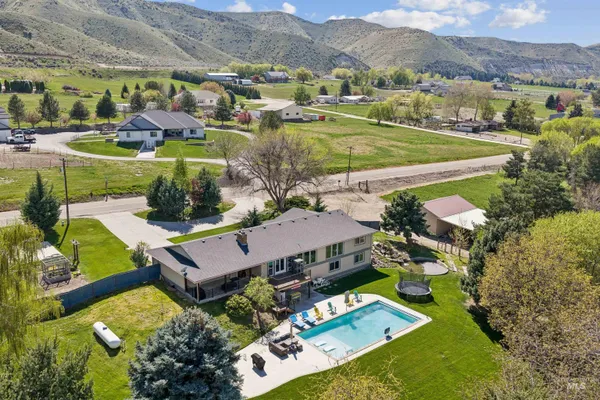 $1,299,900 | 1050 West South Slope Road, Emmett, ID 83617