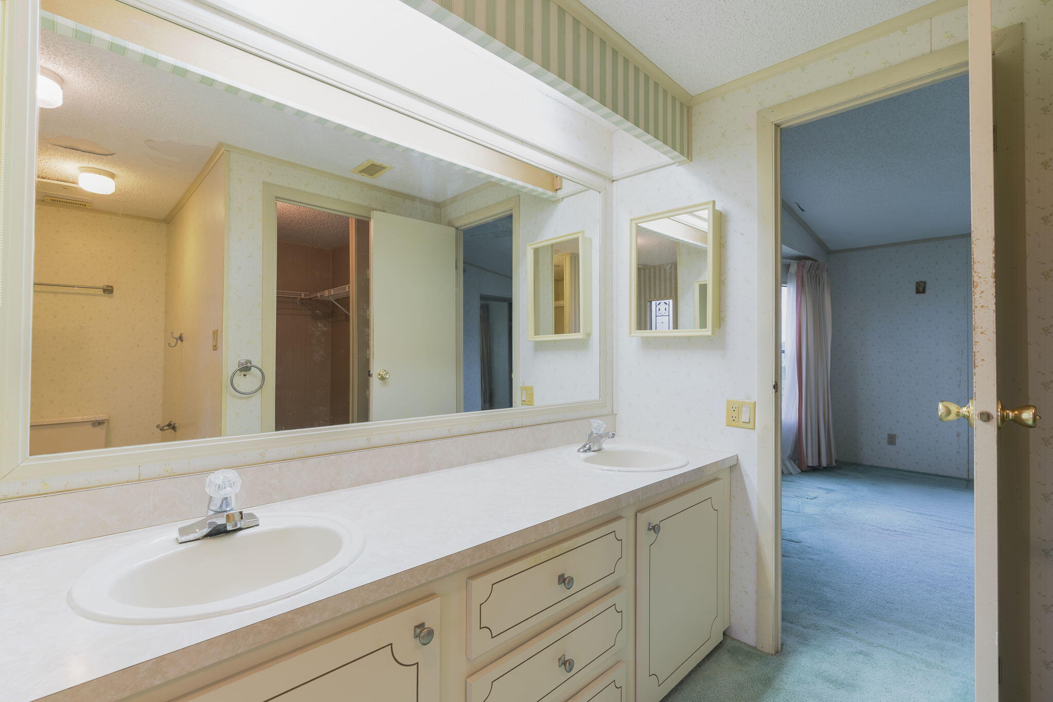 2791 Southwest Pontiac Place Stuart, FL 34997 - Photo 37 of 58 58-web-or-mls-iPixx_01_49