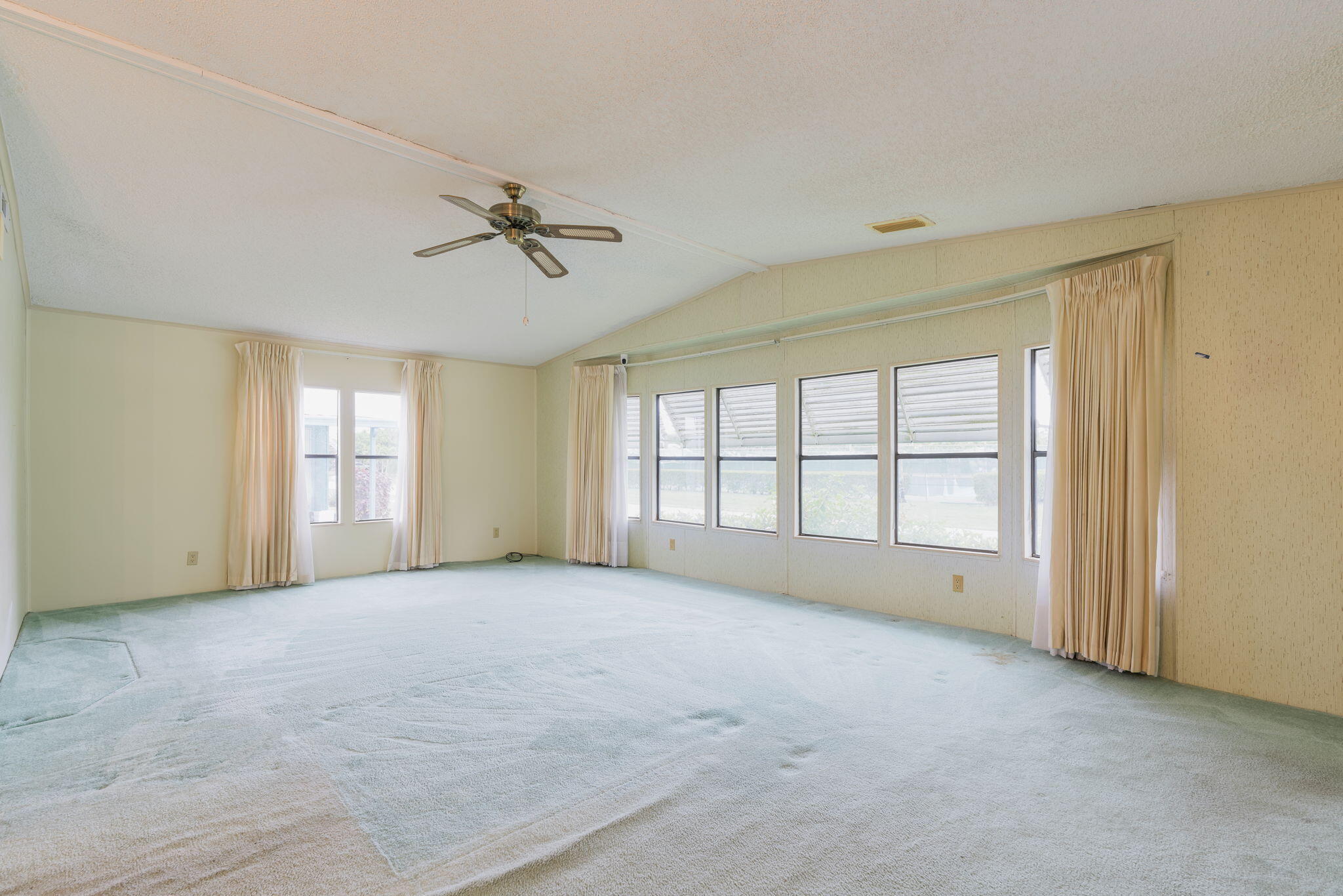 2791 Southwest Pontiac Place Stuart, FL 34997 - Photo 5 of 58 10-web-or-mls-iPixx_01_1