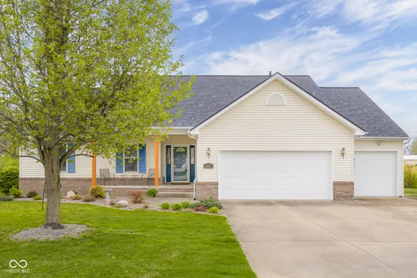 $340,000 | 6115 Prairie Stream Way, Columbus, IN 47203