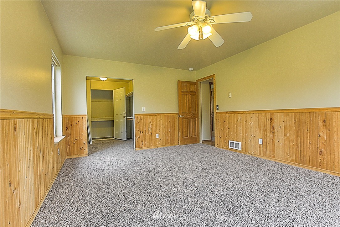 11202 180th Lane Southwest Rochester, WA 98579 - Photo 14 of 25