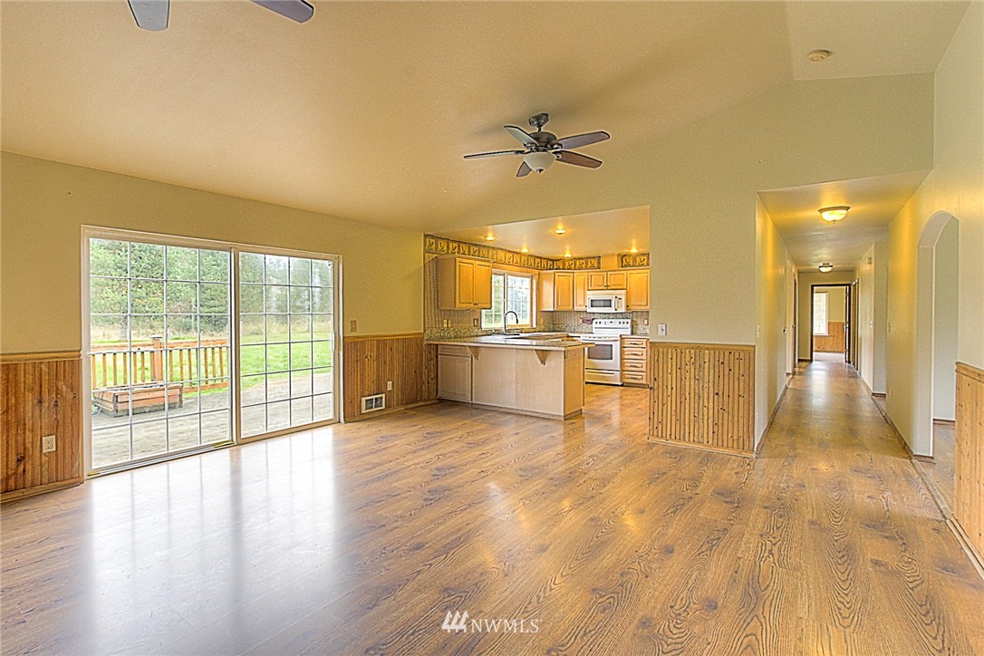 11202 180th Lane Southwest Rochester, WA 98579 - Photo 6 of 25