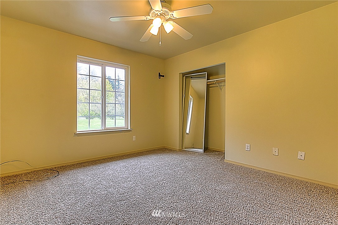 11202 180th Lane Southwest Rochester, WA 98579 - Photo 10 of 25
