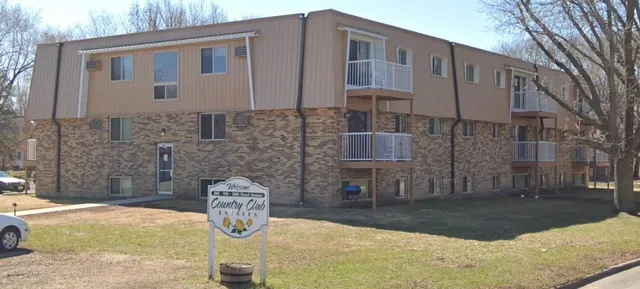 $950 | 801 Pearl Avenue, Unit 103, Marshall, MN 56258