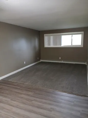 $950 | 801 Pearl Avenue, Unit 103, Marshall, MN 56258