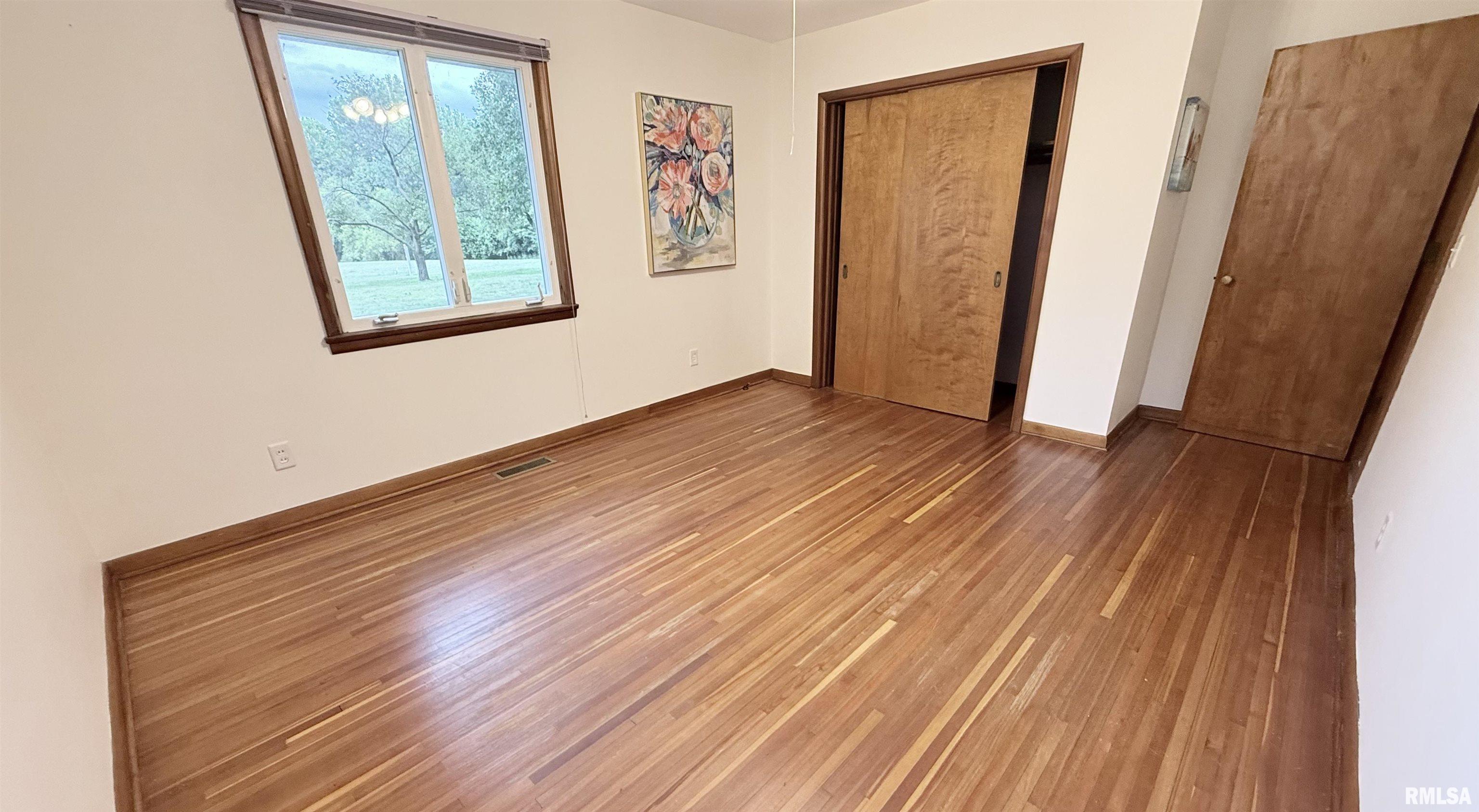 404 West Maple Avenue Ursa, IL 62376 - Photo 5 of 15