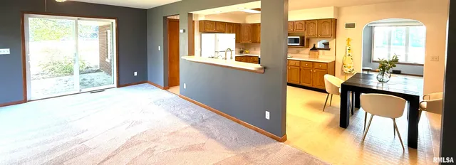 $242,000 | 404 West Maple Avenue, Ursa, IL 62376