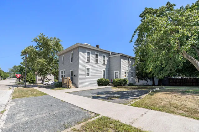 $250,000 | 602 5th Street, Ludington, MI 49431