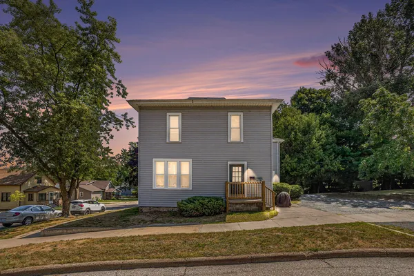 $250,000 | 602 5th Street, Ludington, MI 49431