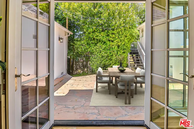 $6,395,000 | 657 North Saltair Avenue, Los Angeles, CA 90049