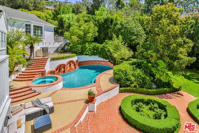 $6,395,000 | 657 North Saltair Avenue, Los Angeles, CA 90049