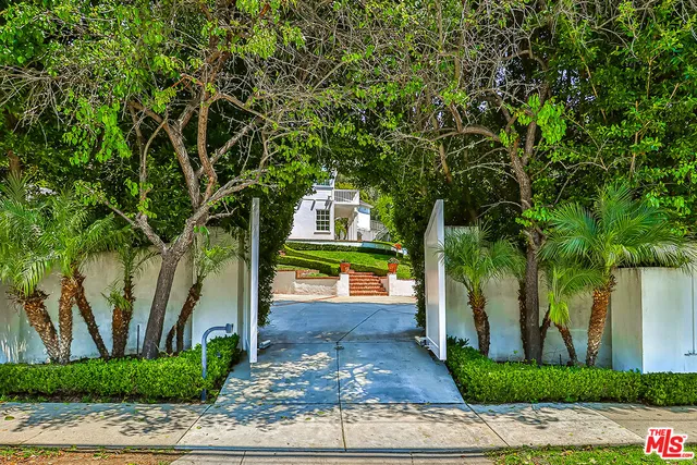 $6,395,000 | 657 North Saltair Avenue, Los Angeles, CA 90049