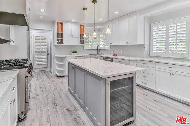 $6,395,000 | 657 North Saltair Avenue, Los Angeles, CA 90049