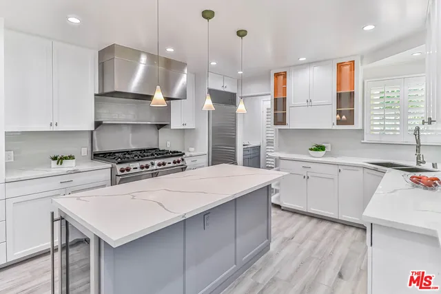 $6,395,000 | 657 North Saltair Avenue, Los Angeles, CA 90049