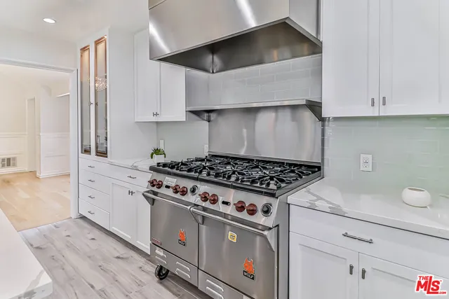 $6,395,000 | 657 North Saltair Avenue, Los Angeles, CA 90049