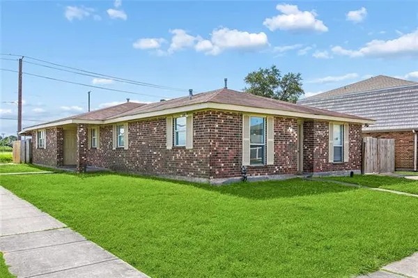 $259,900 | 8600 Patricia Street, Chalmette, LA 70043