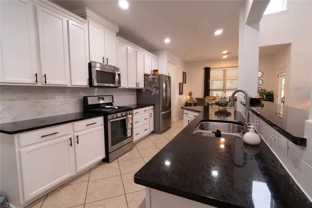 $434,900 | 402 Heatherton Hill Drive, Rosenberg, TX 77469